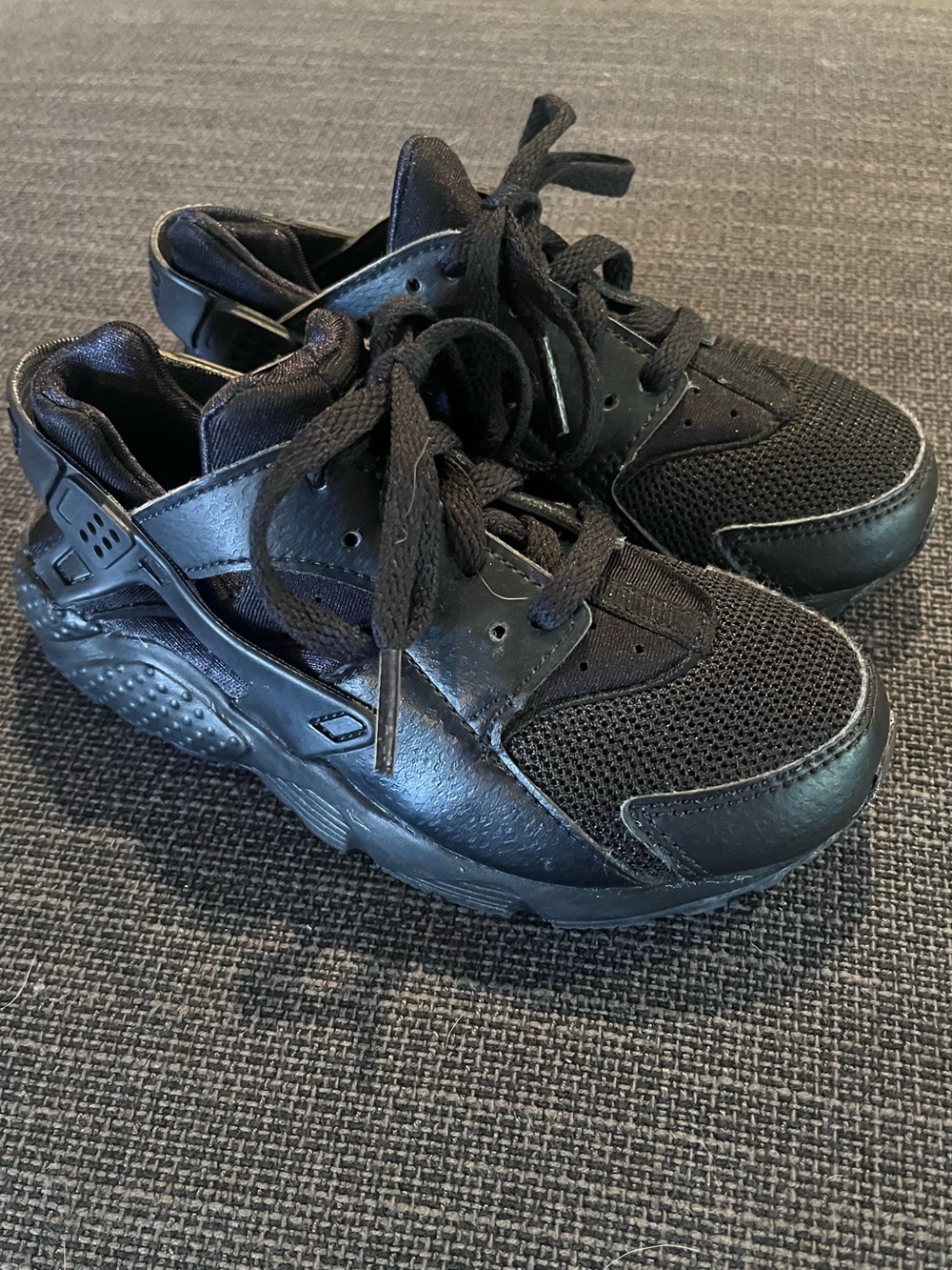 Nike Kids' Huarache All-Black Athletic Shoes
